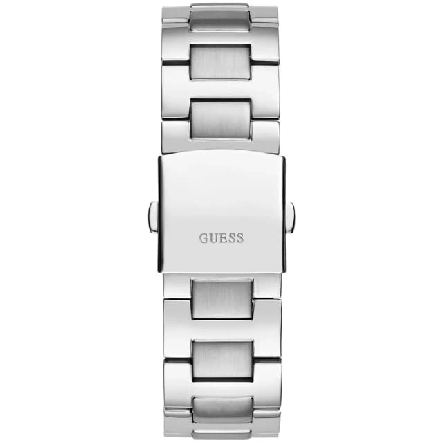  Clasp of the bracelet with Guess branding