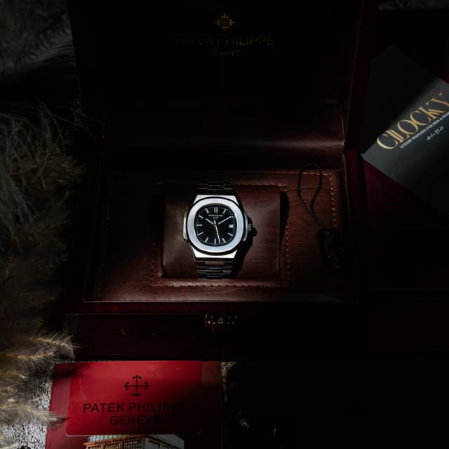 Patek Philippe Nautilus 5811/1G Black Dial Watch with Luxury Brown Box