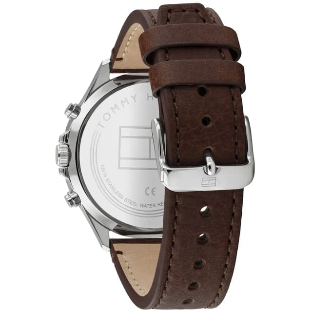 5. Brown leather strap – classic stitching and smooth texture