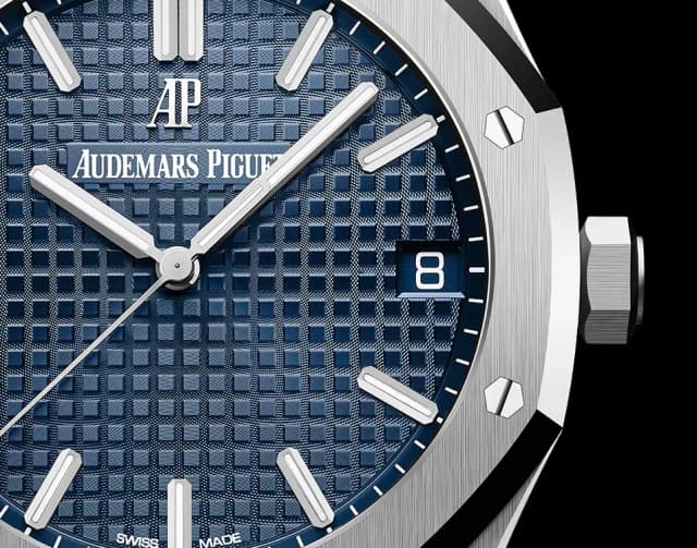 Close-up – AP Royal Oak Blue Tapisserie Dial