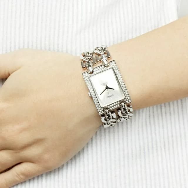 Guess W95088L worn on wrist 