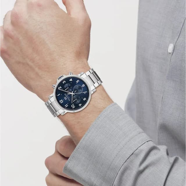 Watch worn on wrist – classy silver look